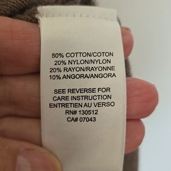 2 Sweater Bundle - Picture 7 of 8